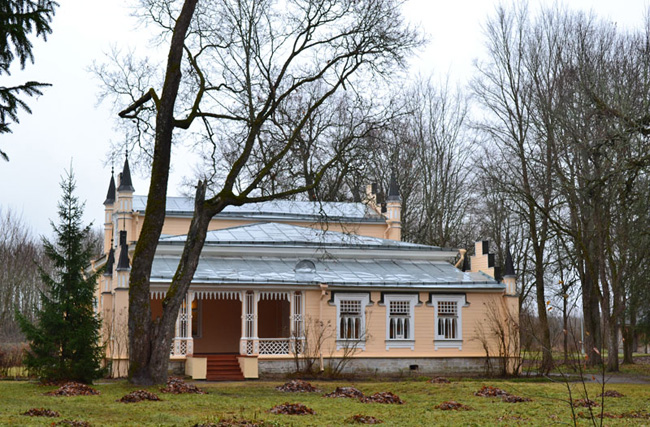 Усадьба-музей в Изваре